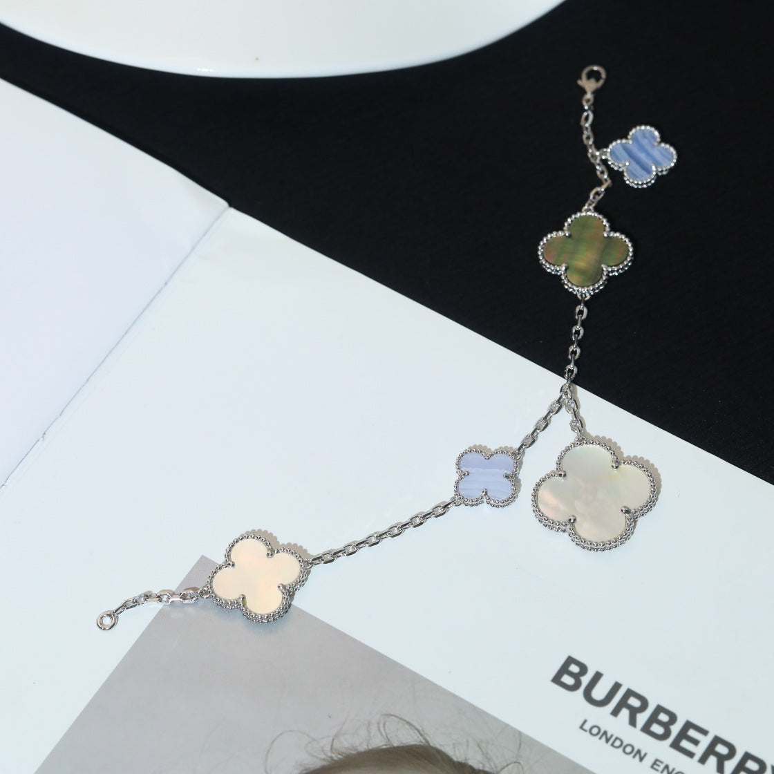 ¡®Glow Jewelry¡¯CLOVER BRACELET 5 MOTIFS MOP CHALCEDONY SILVER