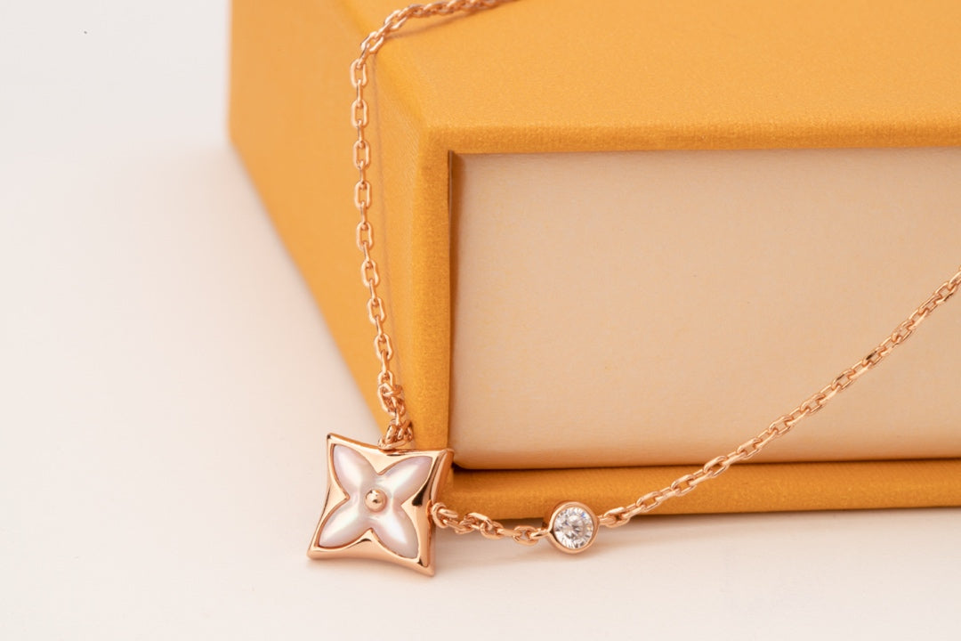 ¡®Glow Jewelry¡¯STAR PINK MOP 1 DIAMOND PINK GOLD NECKLACE