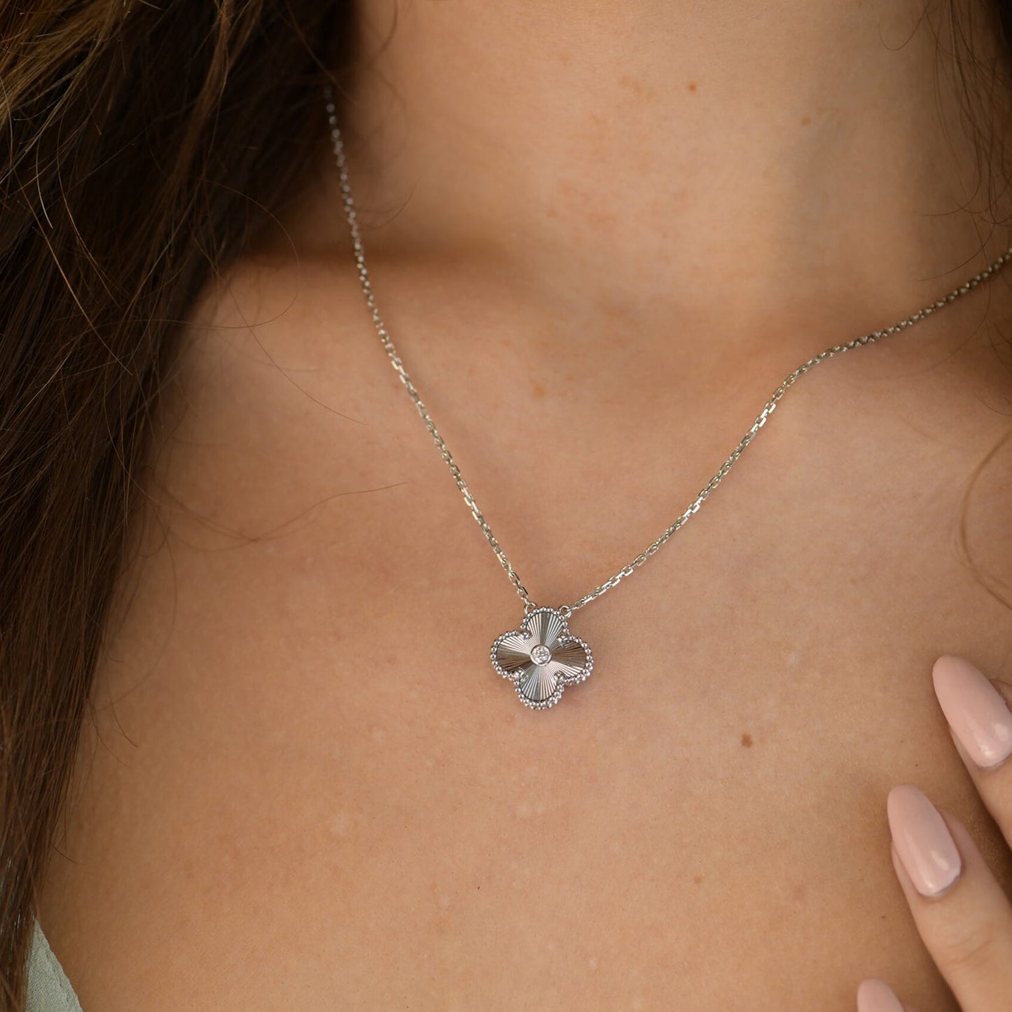 ¡®Glow Jewelry¡¯CLOVER 15MM DIAMOND LASER NECKLACE SILVER