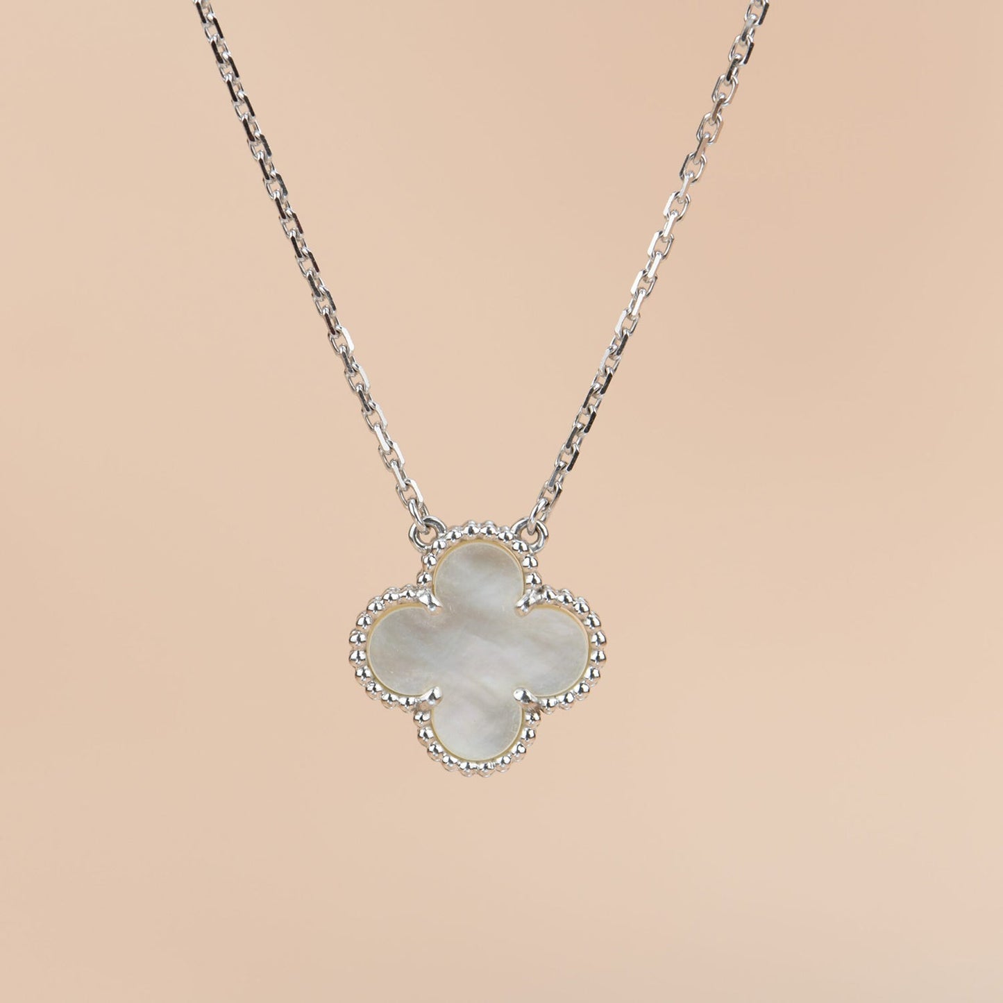 ¡®Glow Jewelry¡¯CLOVER 15MM WHITE MOTHER-OF-PEARL SILVER