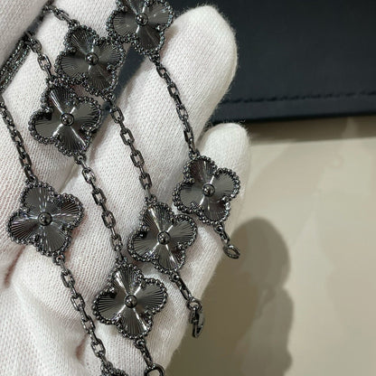 [Glow Jewelry]New CLOVER 5 MOTIF BLACK BRACELET