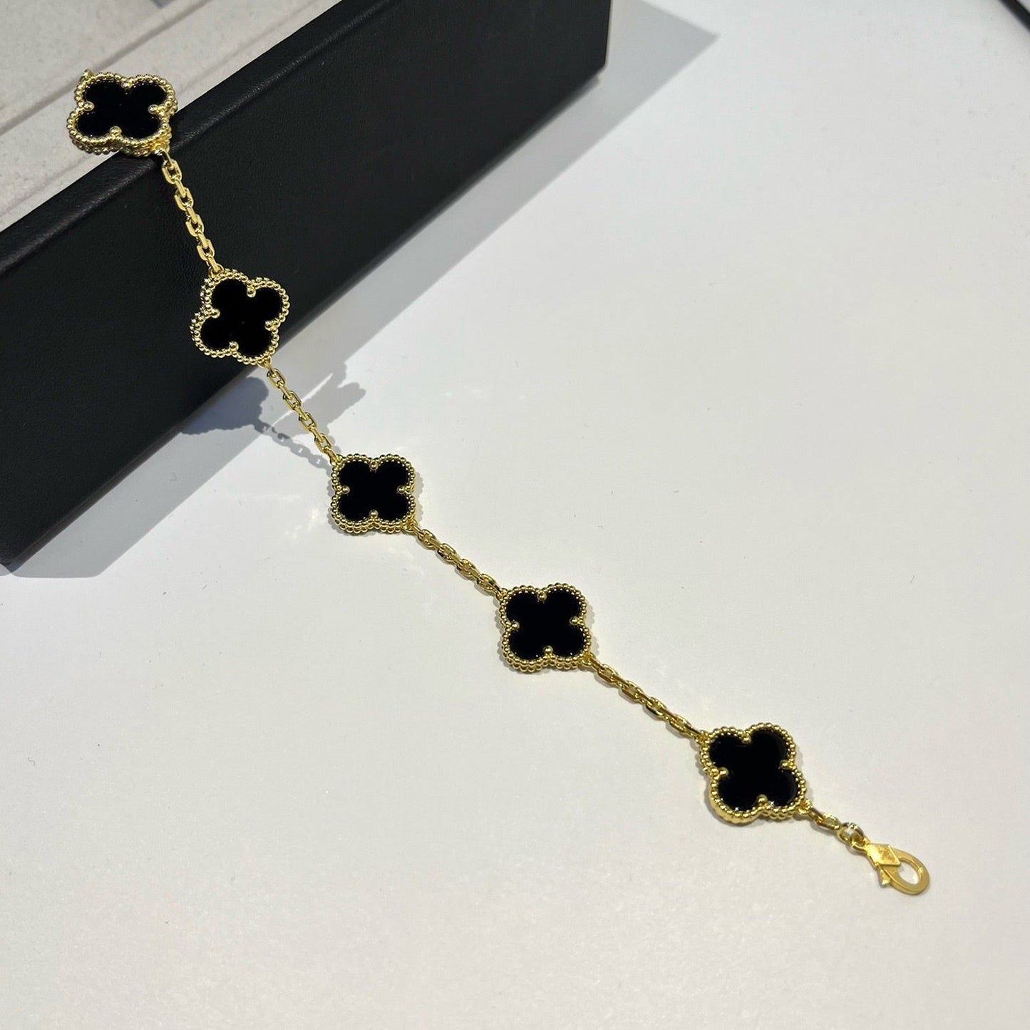 [Glow Jewelry]New CLOVER 5 MOTIF ONYXS BRACELET COLLECTION