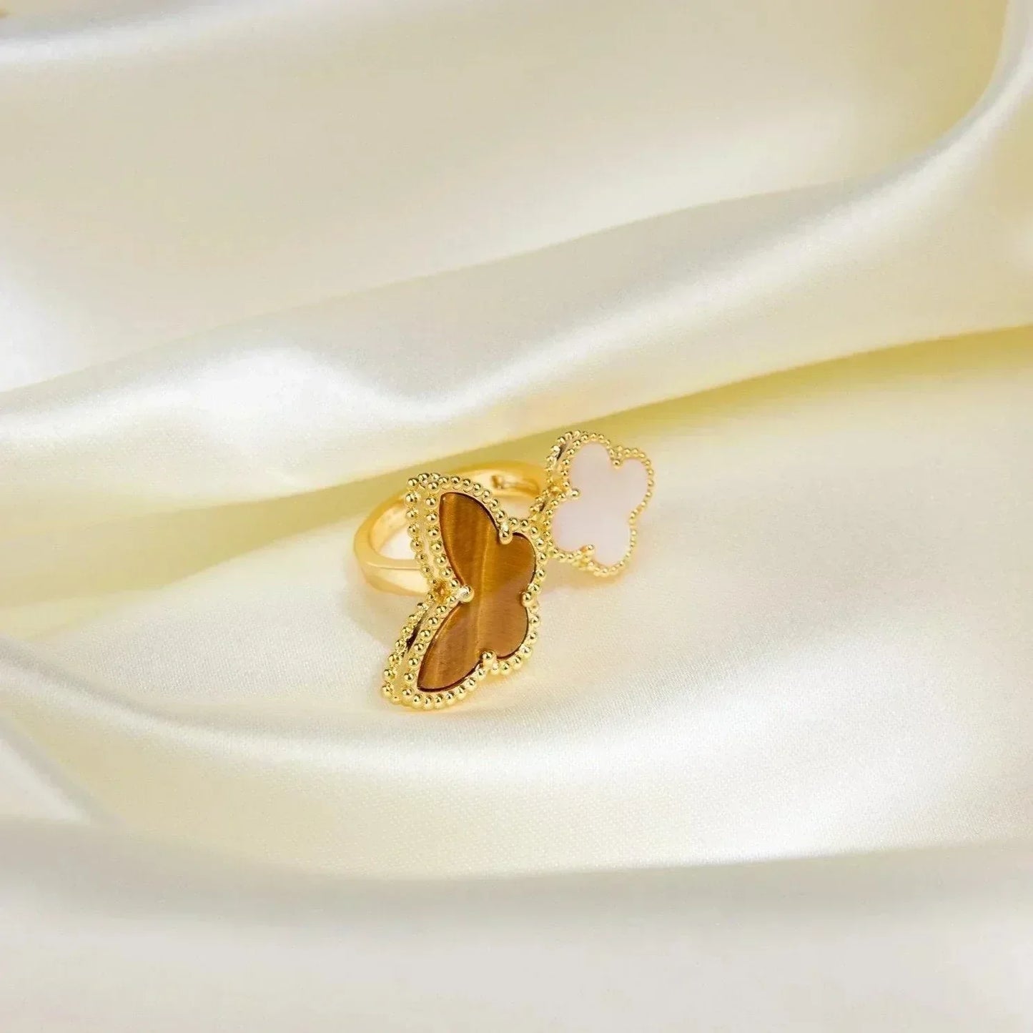 ¡®Glow Jewelry¡¯LUCKY BETWEEN THE FINGER RING