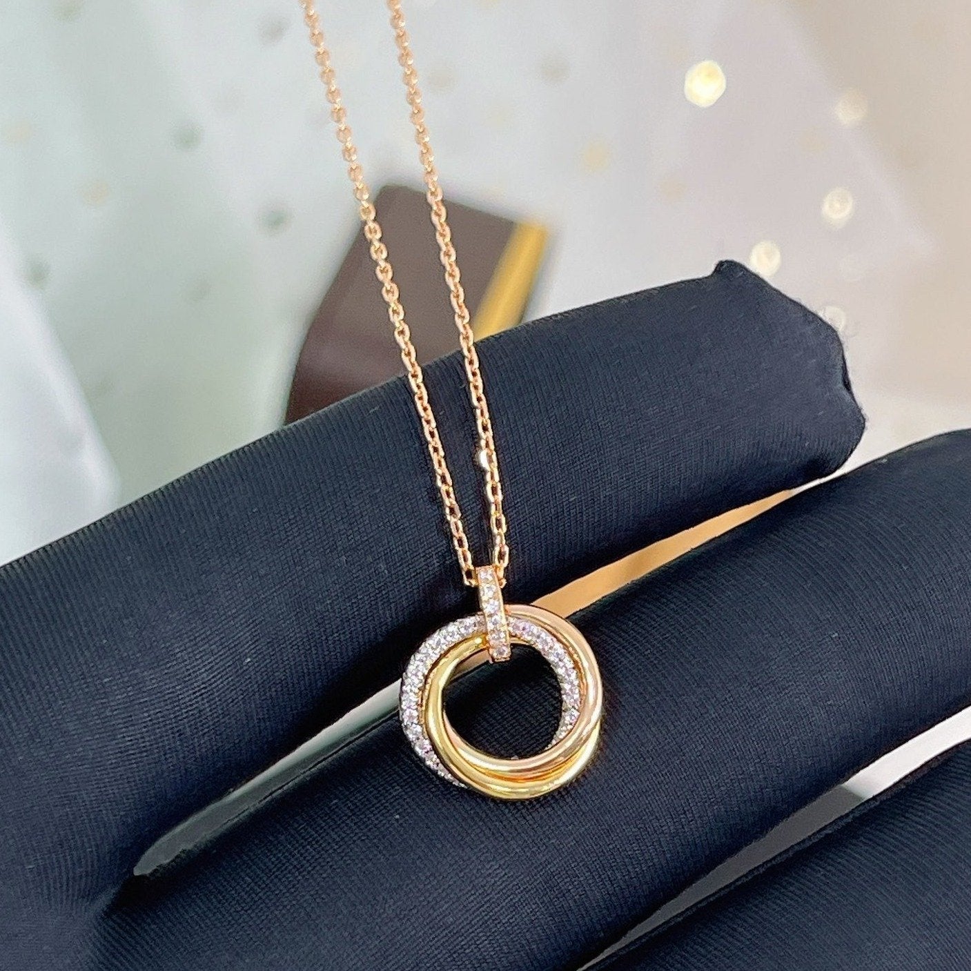 [Glow Jewelry]TRINITY NECKLACE SILVER GOLD PINK GOLD DIAMONDS