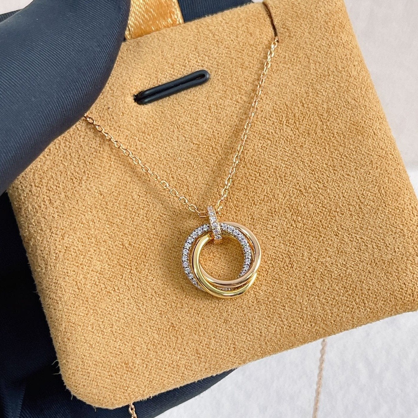 ¡®Glow Jewelry¡¯TRINITY NECKLACE SILVER GOLD PINK GOLD DIAMONDS