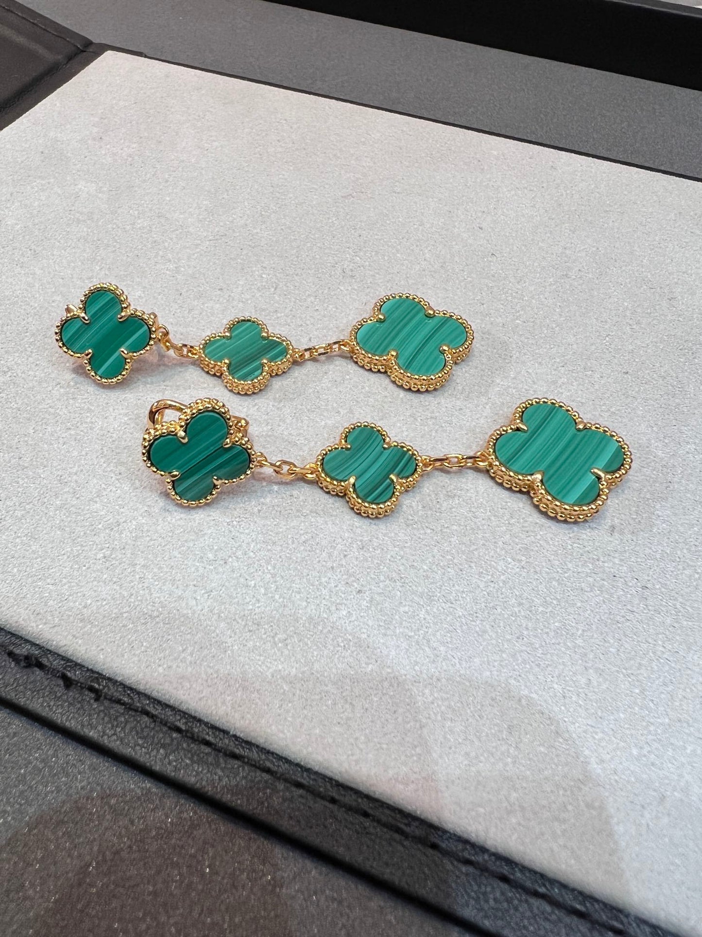 [Glow Jewelry]CLOVER MALACHITE 3 MOTIFS GOLD