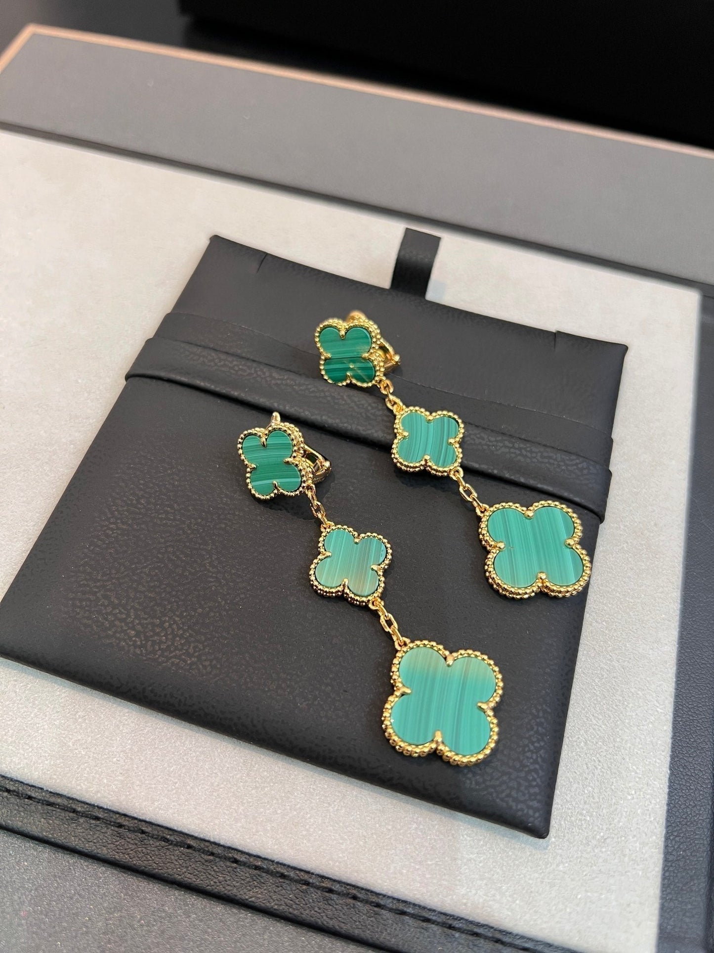 [Glow Jewelry]CLOVER MALACHITE 3 MOTIFS GOLD