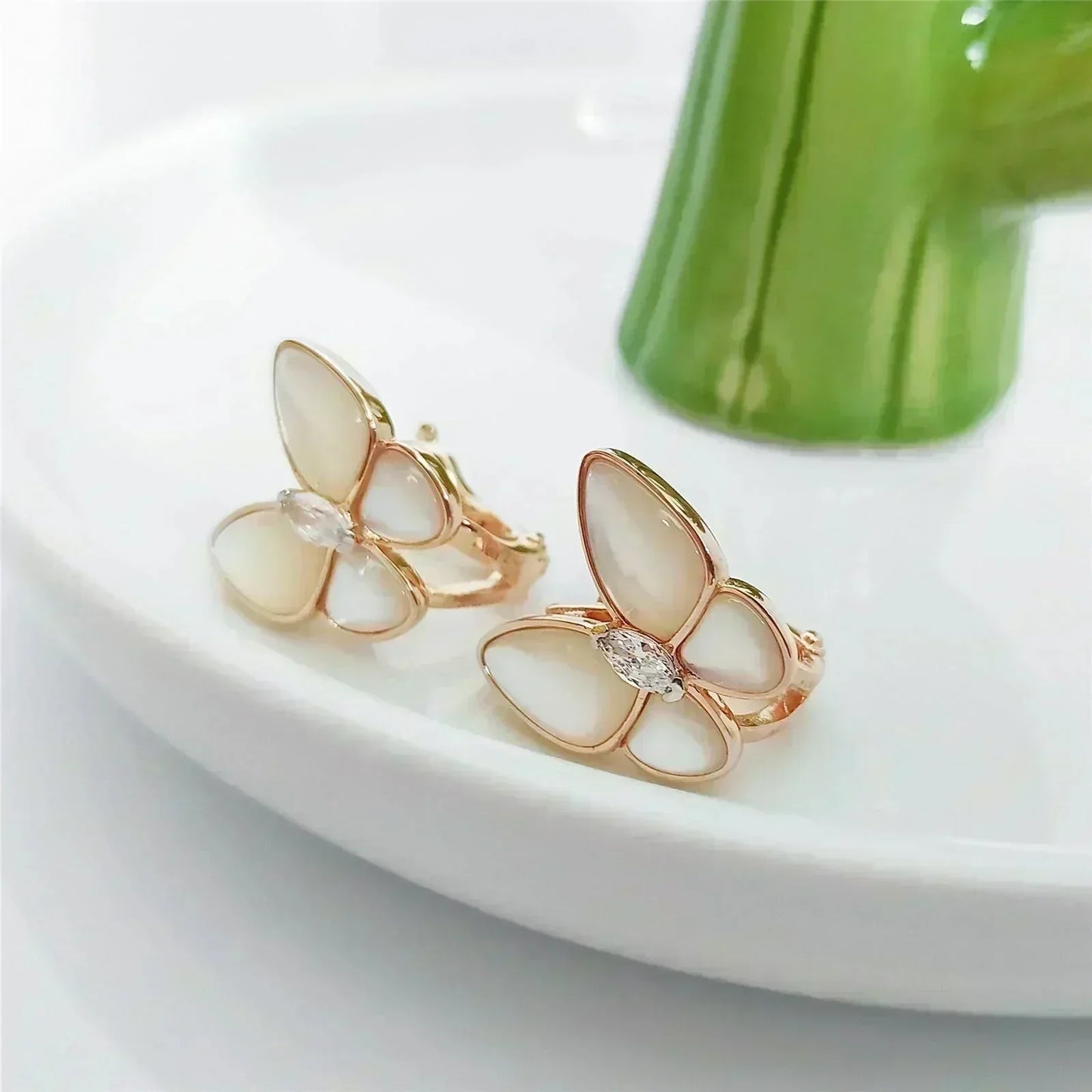 [Glow Jewelry]BUTTERFLY MOP DIAMOND EARRINGS