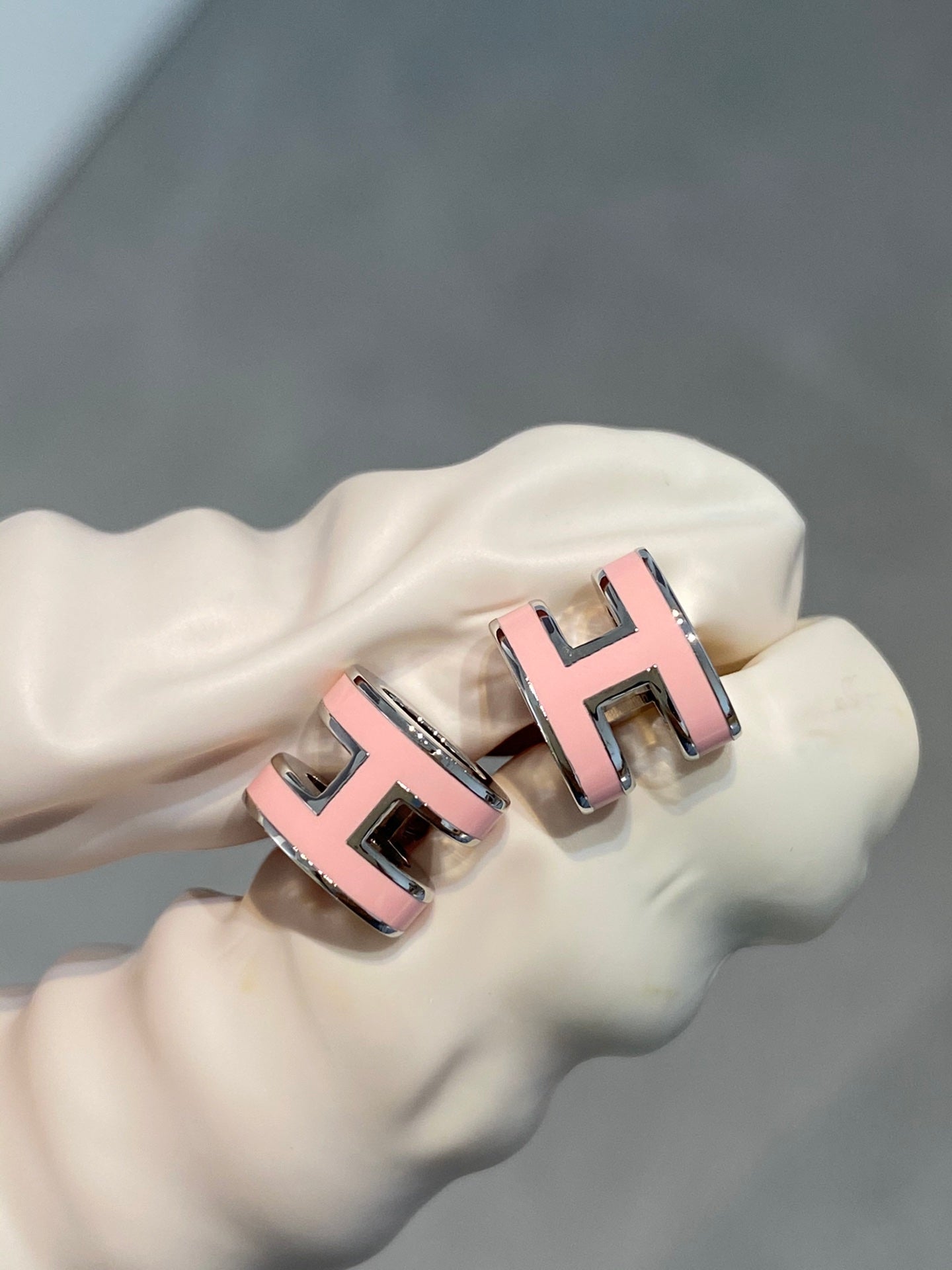 [Glow Jewelry]MINI POP H SILVER EARRINGS PINK