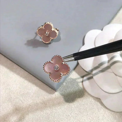 [Glow Jewelry]CLOVER MEDIUM 1 MOTIFS  PINK MOP DIAMOND EARRINGS