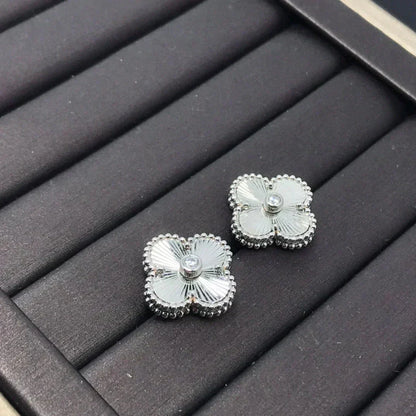 [Glow Jewelry]CLOVER MINI 9.5MM LASER EARRINGS