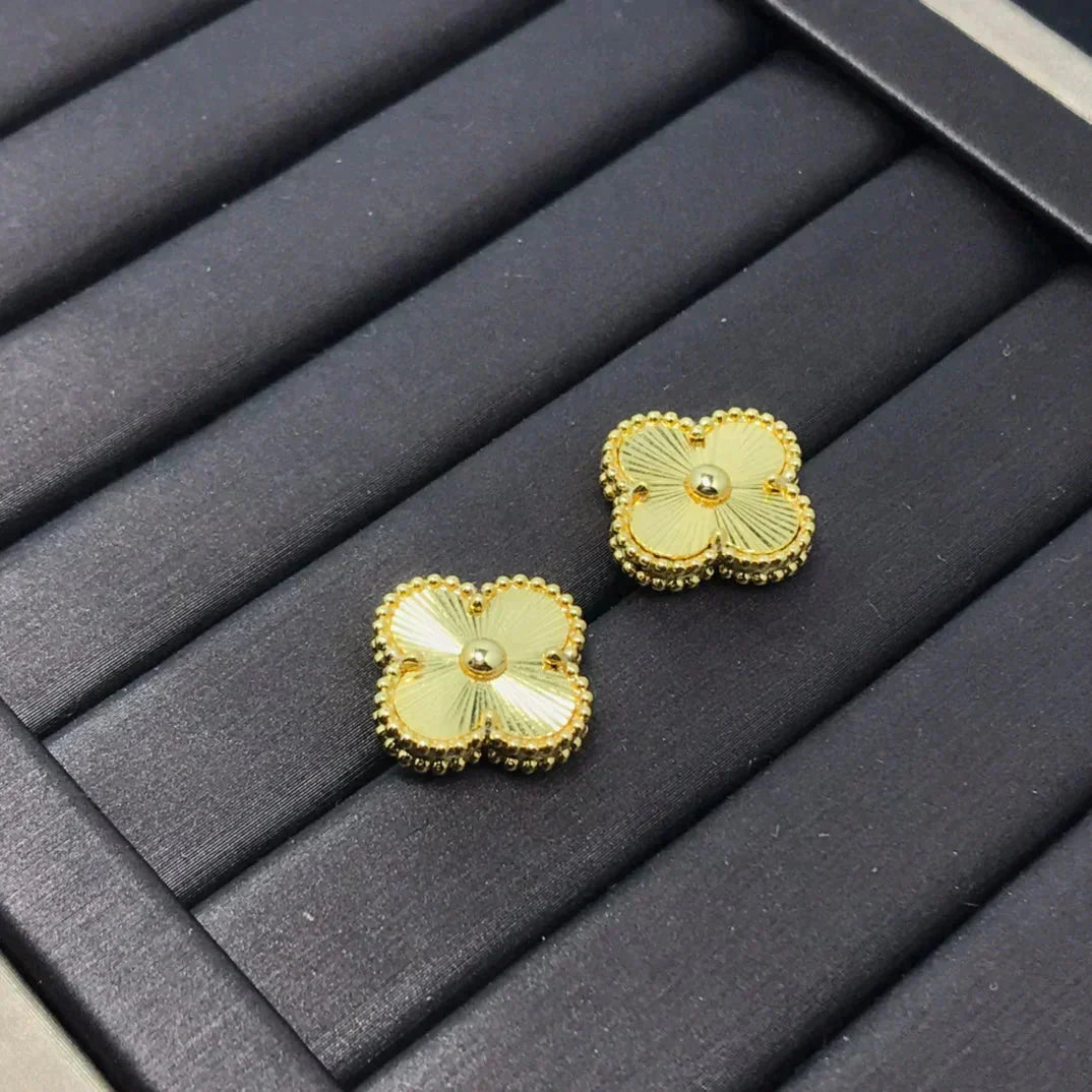 [Glow Jewelry]CLOVER MINI 9.5MM LASER EARRINGS