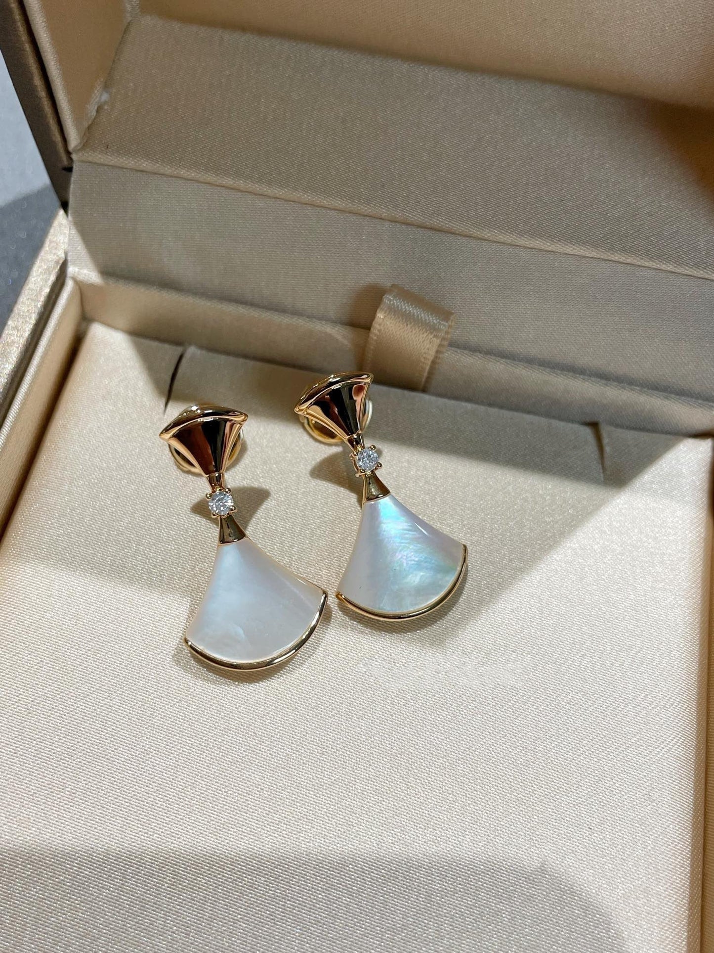 [Glow Jewelry]DREAM MOP 1 DIAMOND EARRINGS