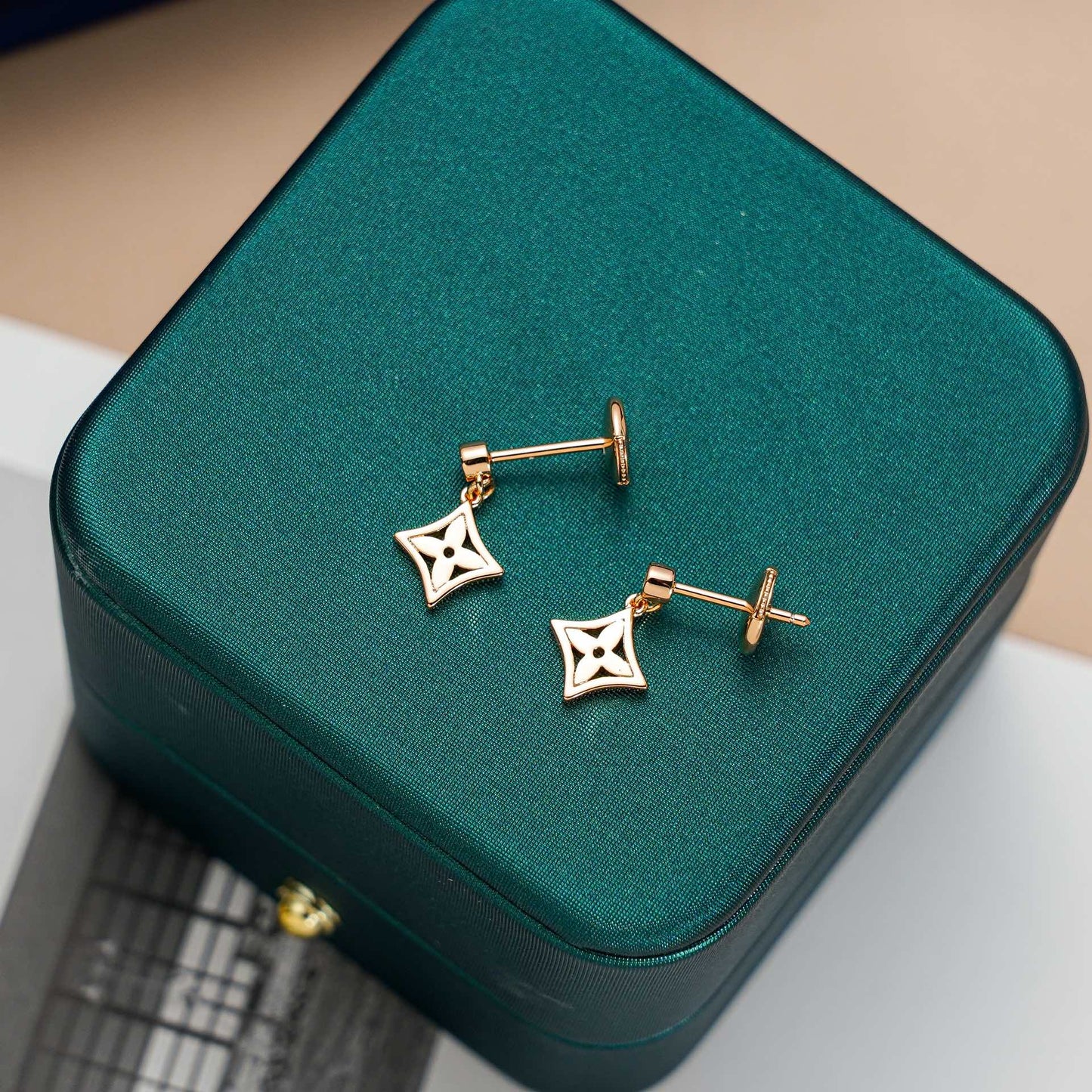 [Glow Jewelry]STAR EARRINGS GOLD
