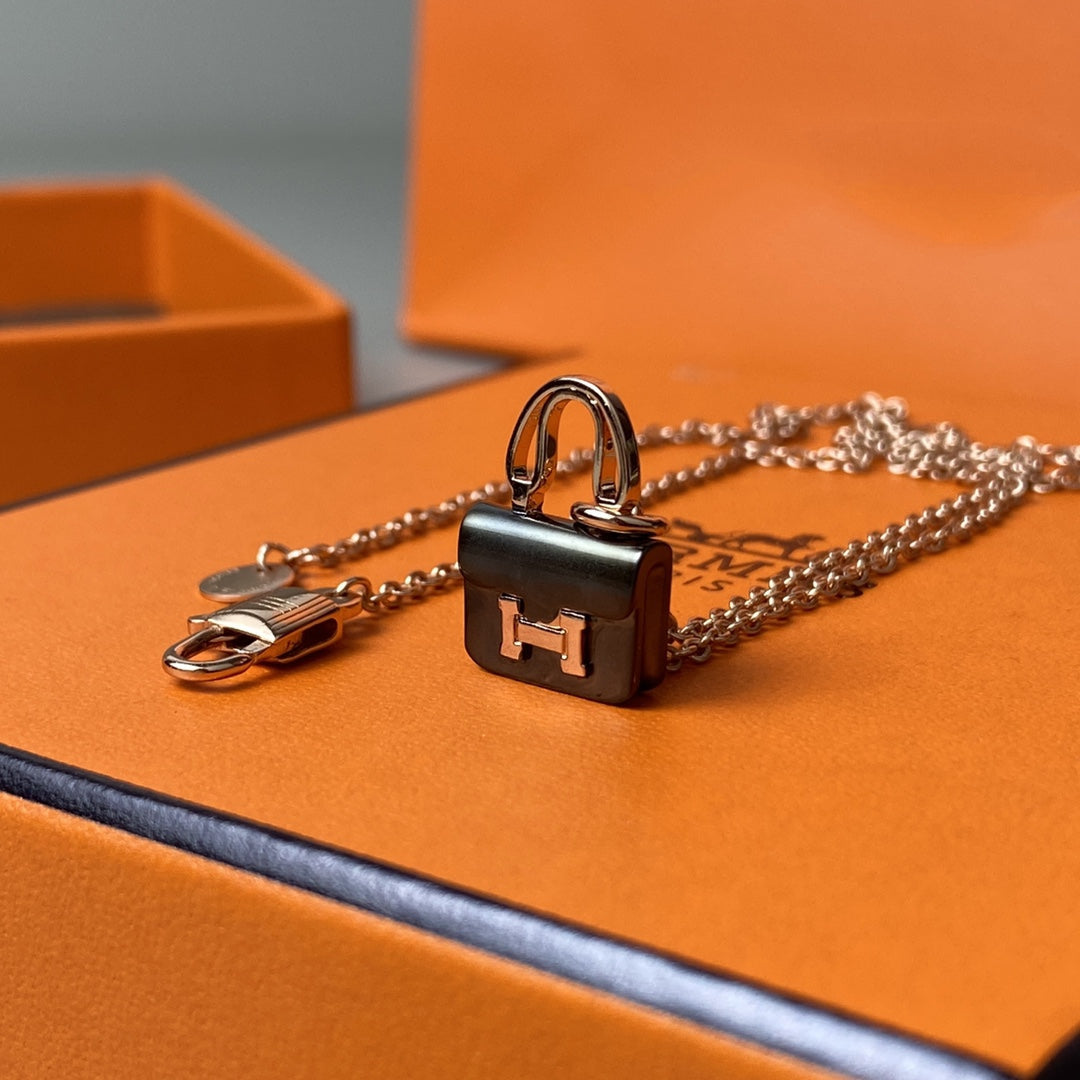 [Glow Jewelry]CONSTANCE BLACK PEDANT PINK GOLD NECKLACE