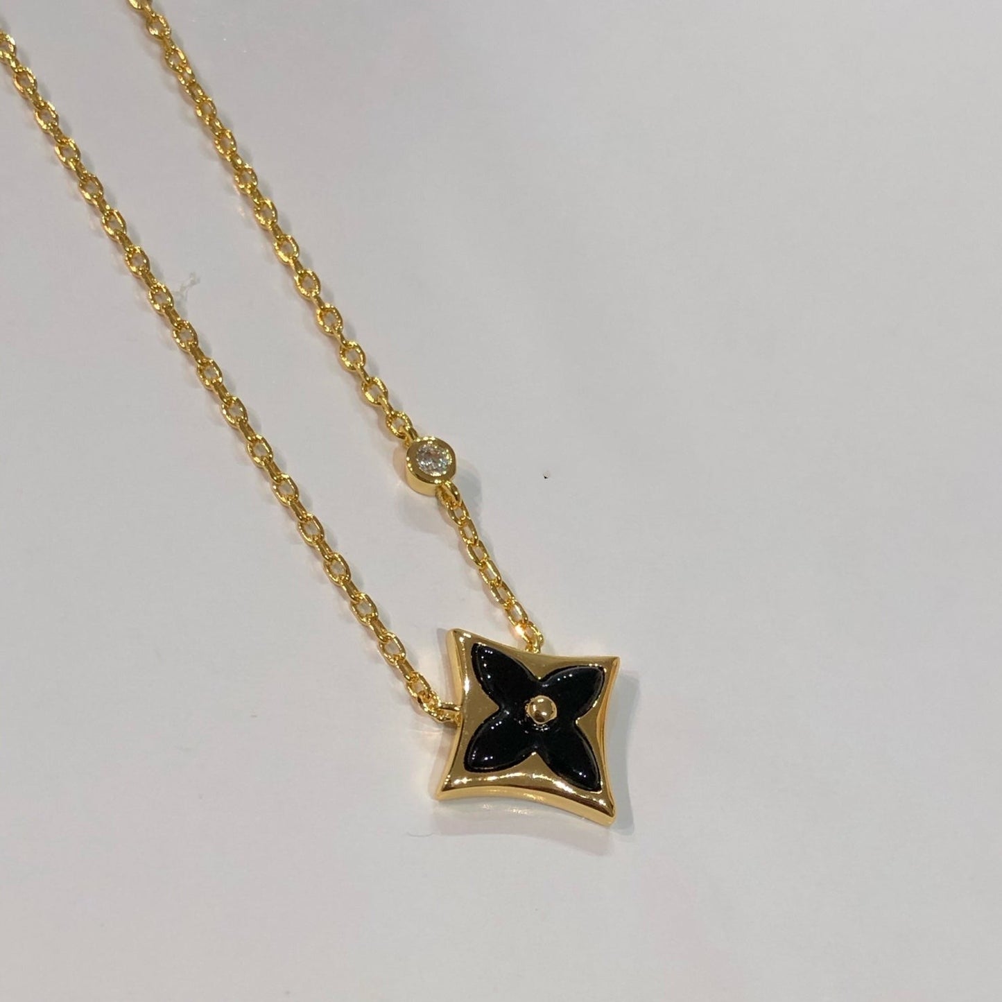 [Glow Jewelry]STAR BLACK MOP NECKLACE
