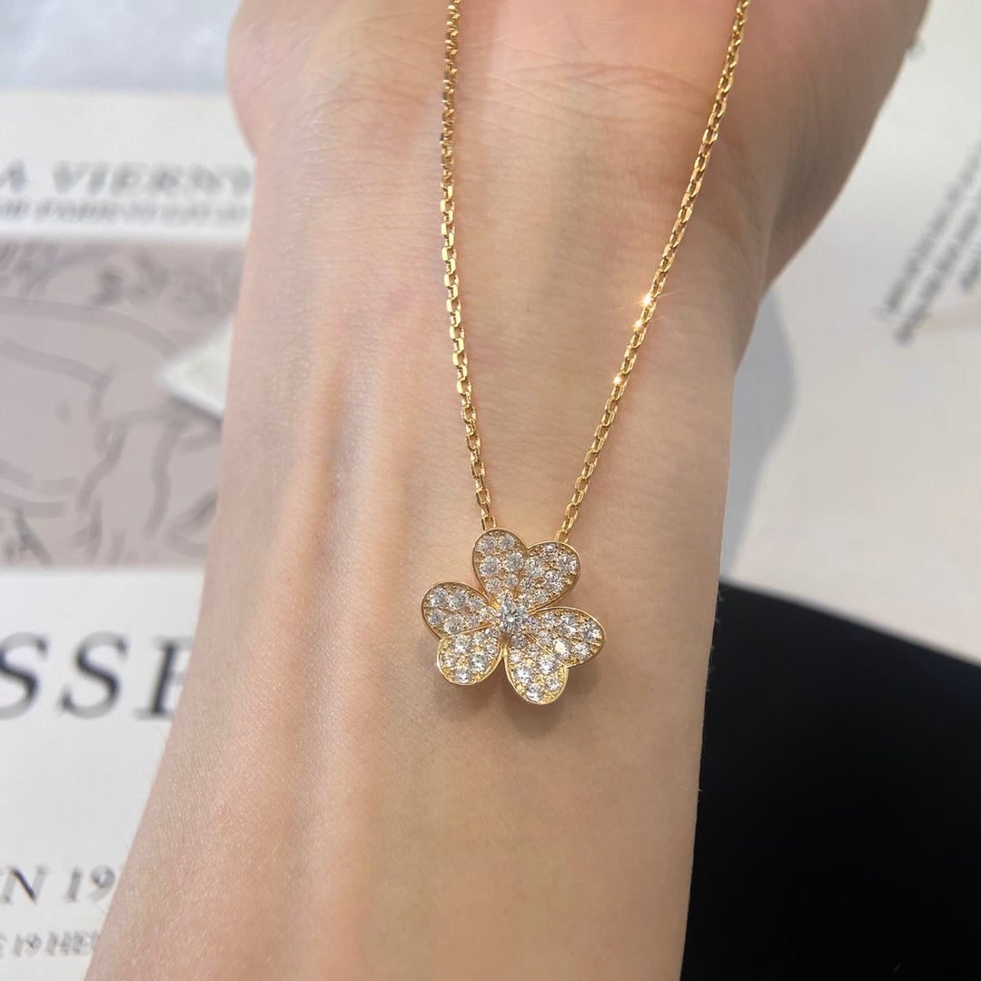 [Glow Jewelry]FLOWER DIAMOND NECKLACE