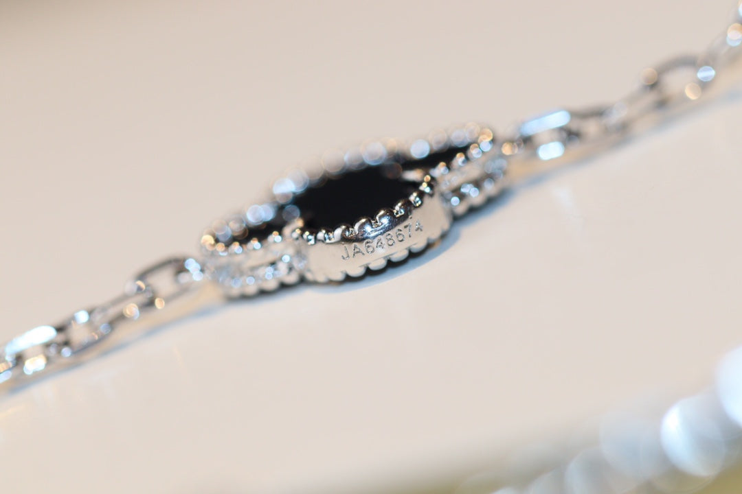 [Glow Jewelry]CLOVER 20 MOTIFS ONYX DIAMOND SILVER
