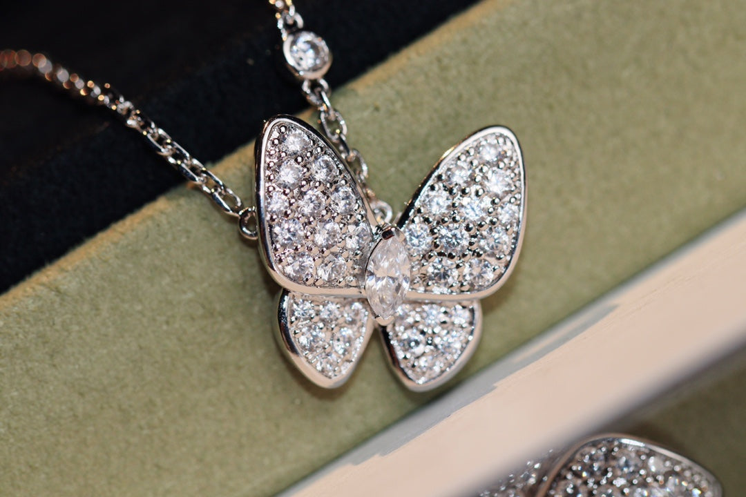 ¡®Glow Jewelry¡¯BUTTERFLY DIAMOND NECKLACE