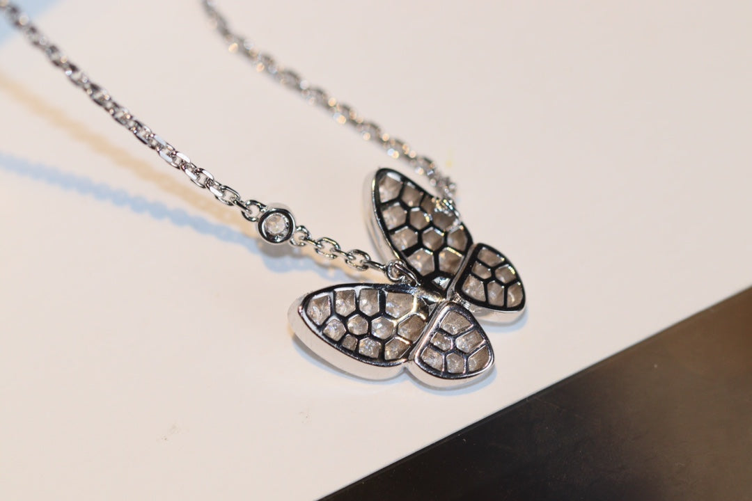 [Glow Jewelry]BUTTERFLY DIAMOND NECKLACE