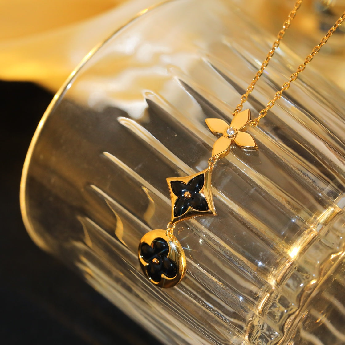 ¡®Glow Jewelry¡¯STAR AND SUN ONYX PINK GOLD NECKLACE