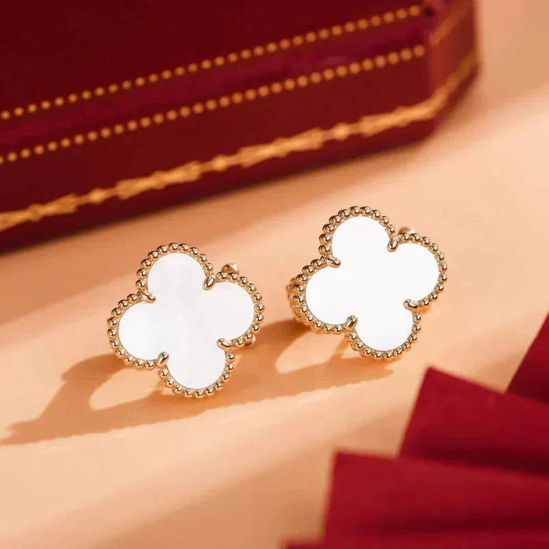 ¡®Glow Jewelry¡¯CLOVER MEDIUM 1 MOTIFS  WHITE MOP STUD EARRINGS