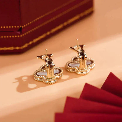 ¡®Glow Jewelry¡¯CLOVER MEDIUM 1 MOTIFS  WHITE MOP STUD EARRINGS