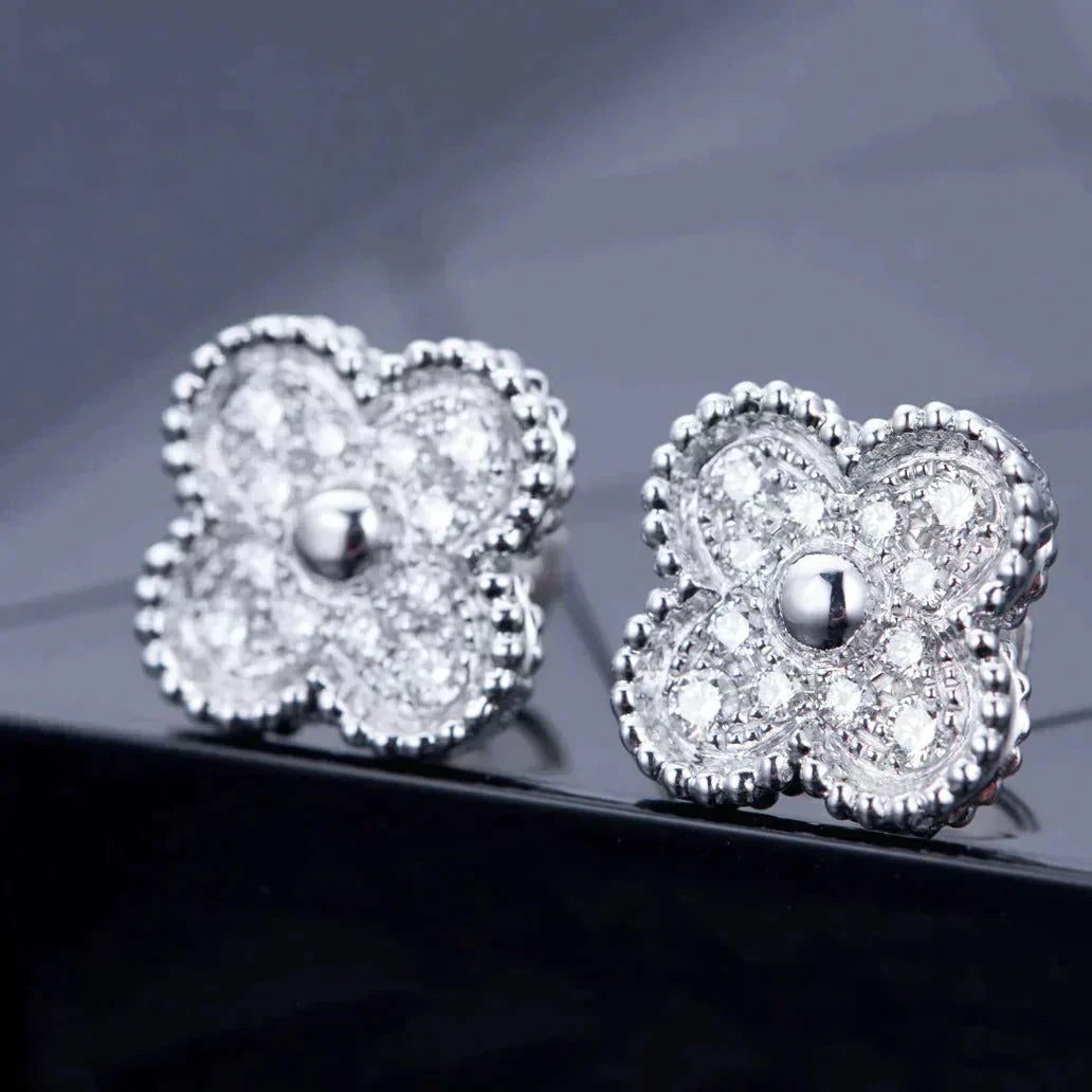 ¡®Glow Jewelry¡¯CLOVER 1 MOTIFS DIAMOND STUD EARRINGS SILVER