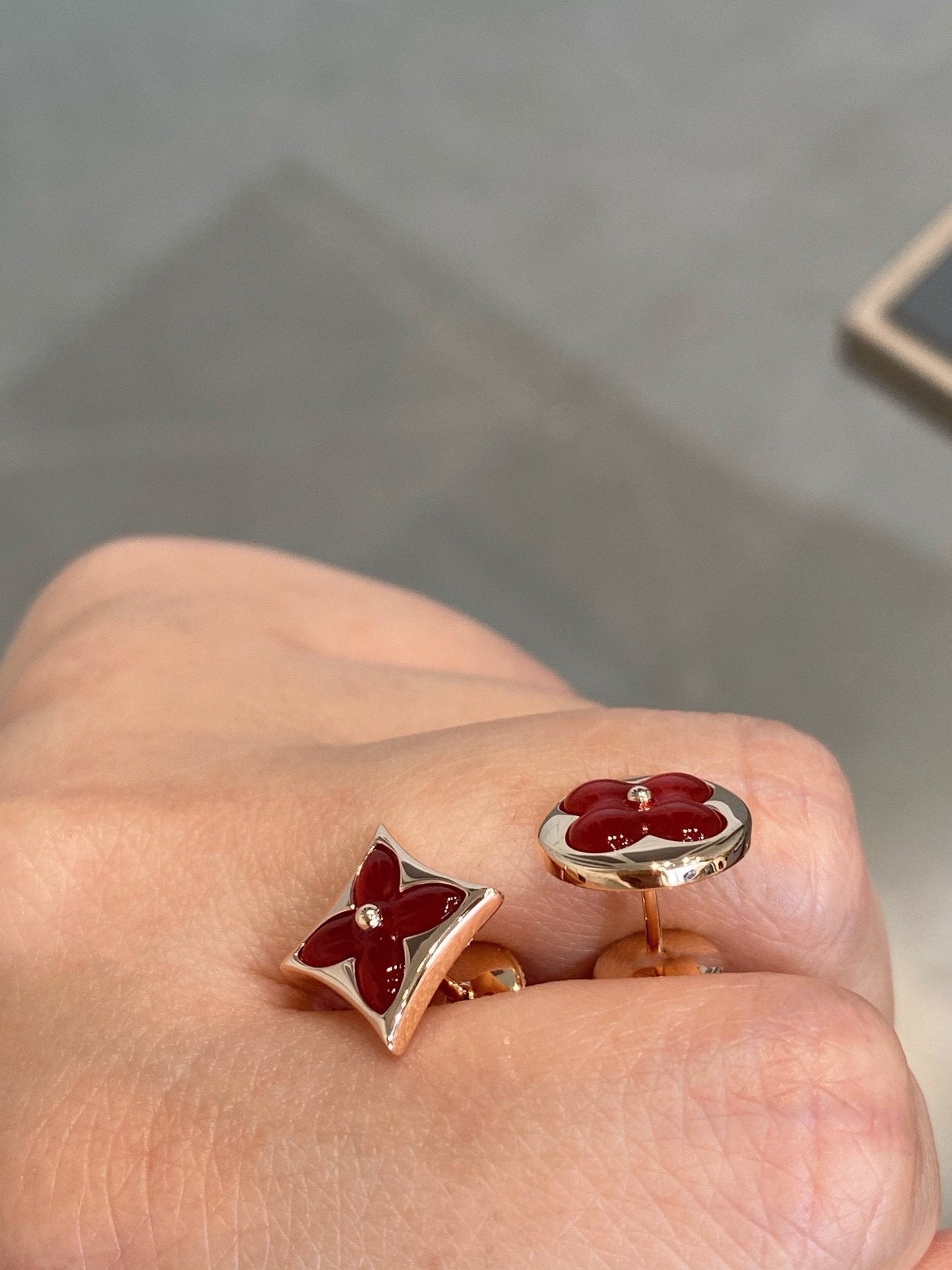 ¡®Glow Jewelry¡¯STAR AND SUN PINK GOLD CARNELIAN STUD EARRINGS
