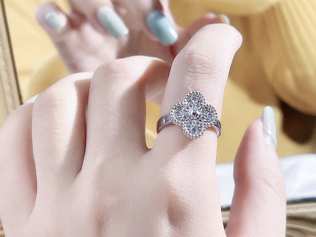 [Glow Jewelry]CLOVER DIAMOND RING