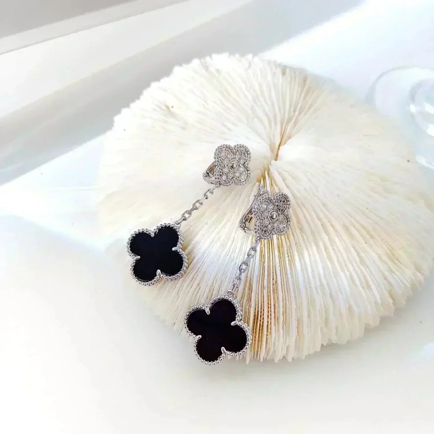 [Glow Jewelry]CLOVER 2 MOTIFS  DIAMOND ONYX EARRINGS SILVER