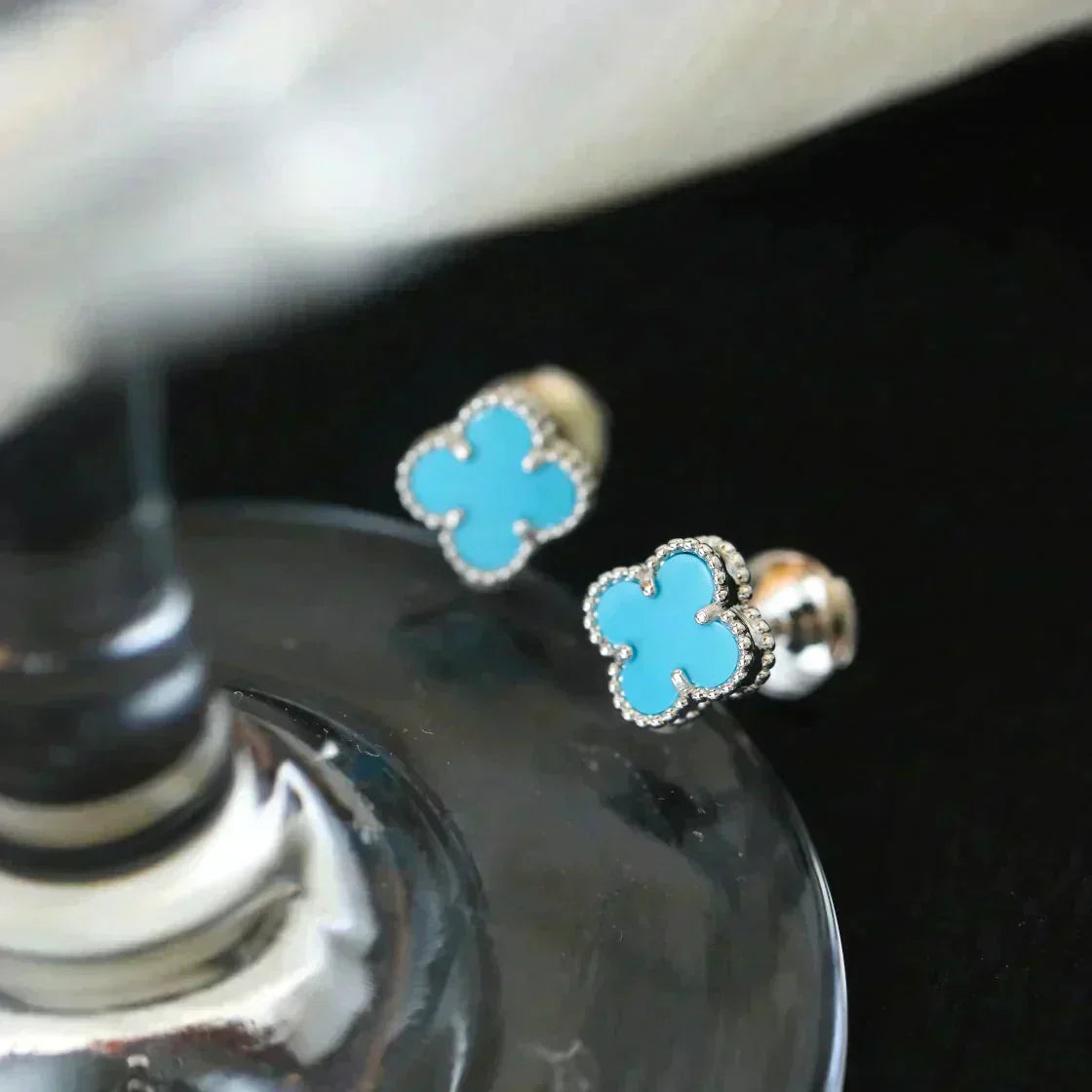 [Glow Jewelry]CLOVER MINI 9.5MM ONYX STUD EARRINGS SILVER