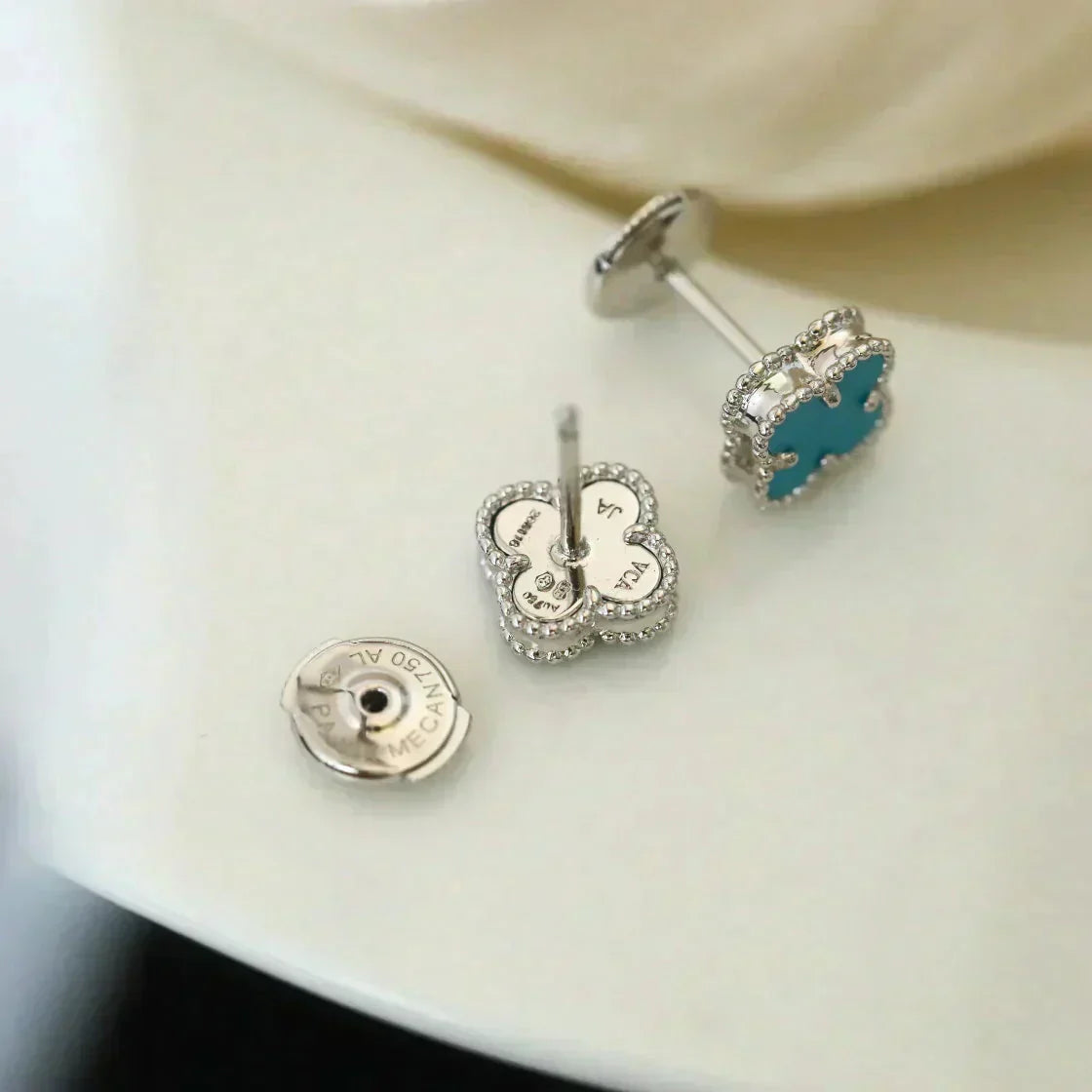 [Glow Jewelry]CLOVER MINI 9.5MM ONYX STUD EARRINGS SILVER
