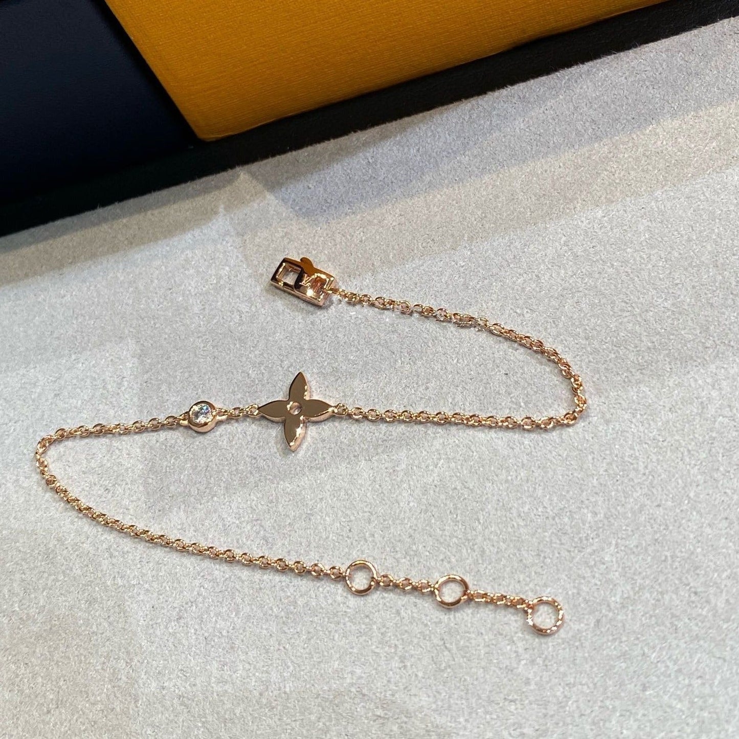 ¡®Glow Jewelry¡¯STAR DIAMOND PINK GOLD BRACELET