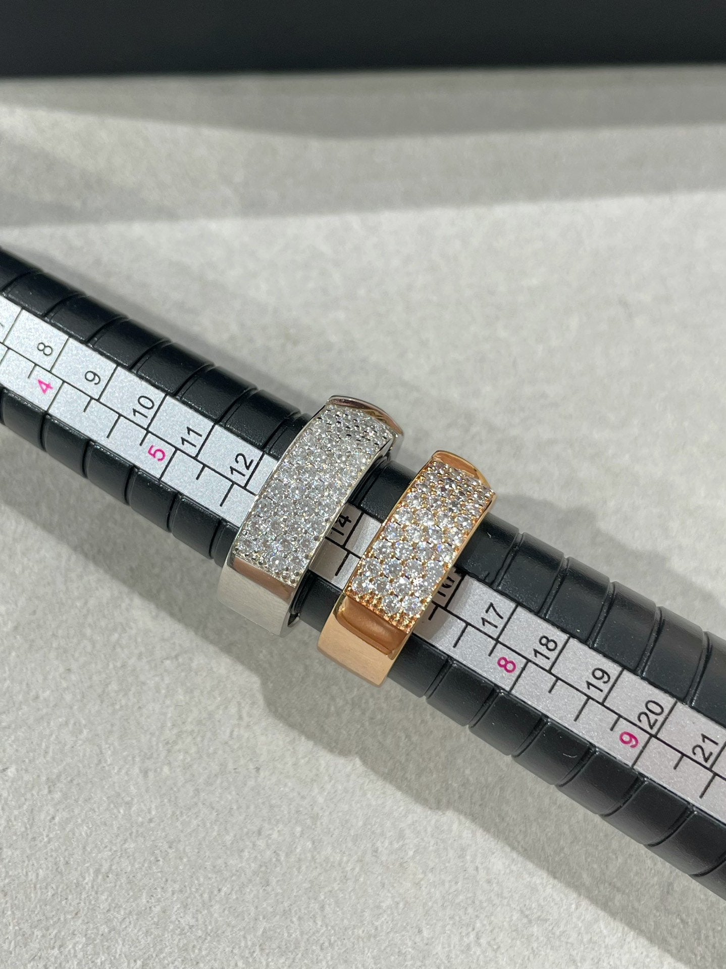 ¡®Glow Jewelry¡¯LIENS EVIDENCE  DIAMOND PAVED RING