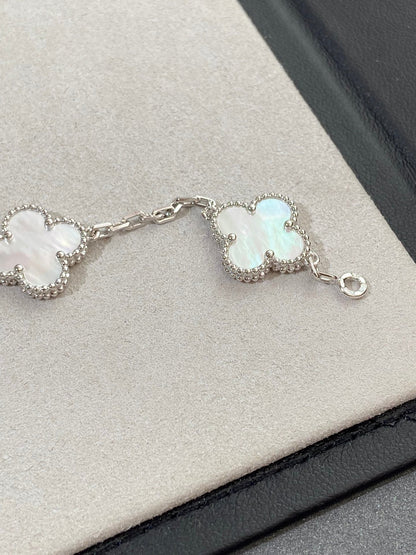 [Glow Jewelry]New CLOVER WHITE PEARL MOP 5 MOTIF BRACELET COLLECTION