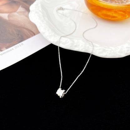 [Glow Jewelry]BEE MINI PEDANT DIAMOND NECKLACE
