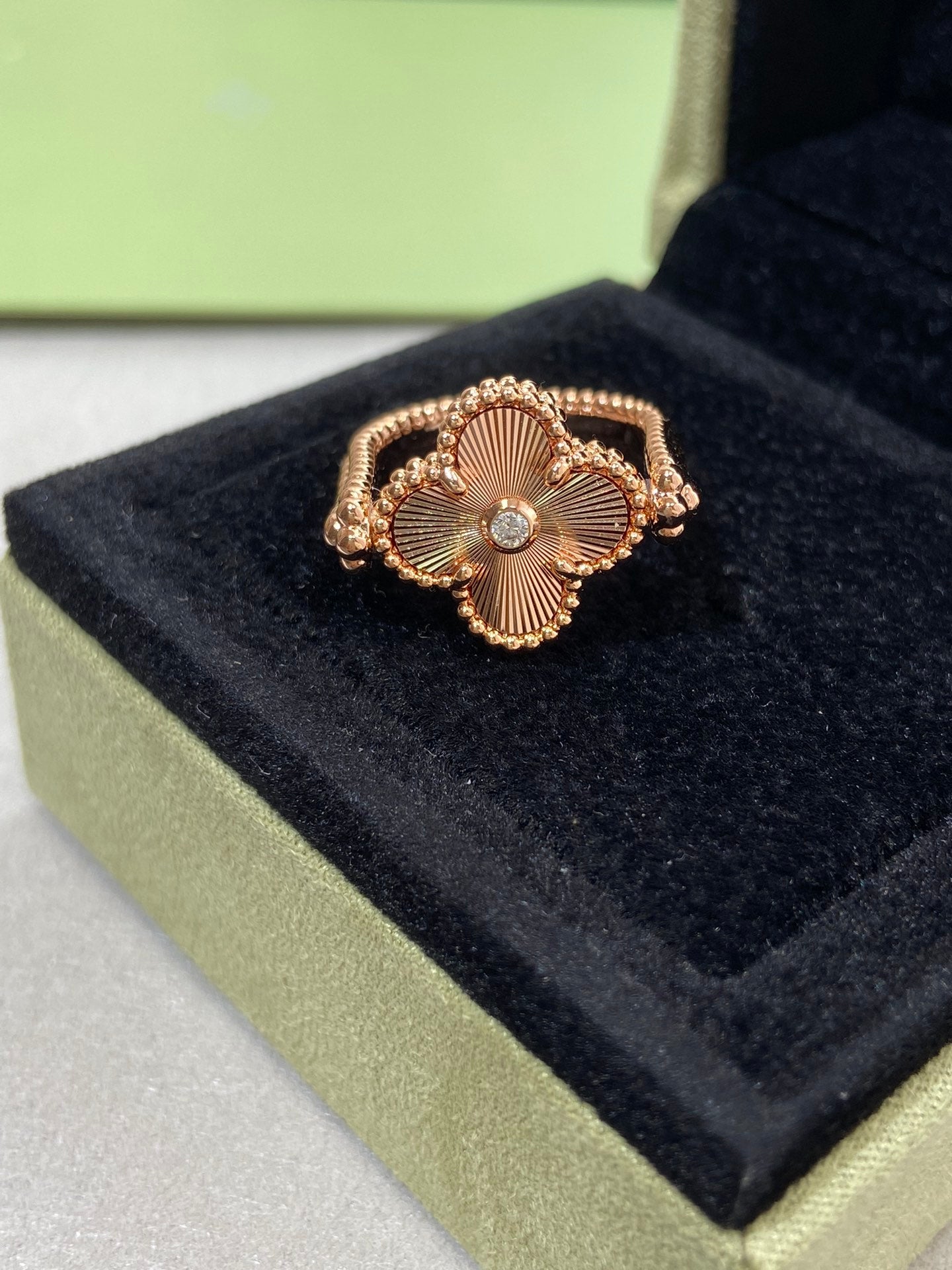 ¡®Glow Jewelry¡¯CLOVER RIVERSIBLE ROSE GOLD RING