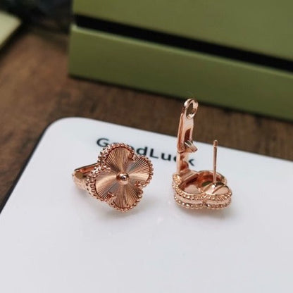 ¡®Glow Jewelry¡¯CLOVER MEDIUM STUD EARRINGS