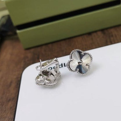 ¡®Glow Jewelry¡¯CLOVER MEDIUM STUD EARRINGS