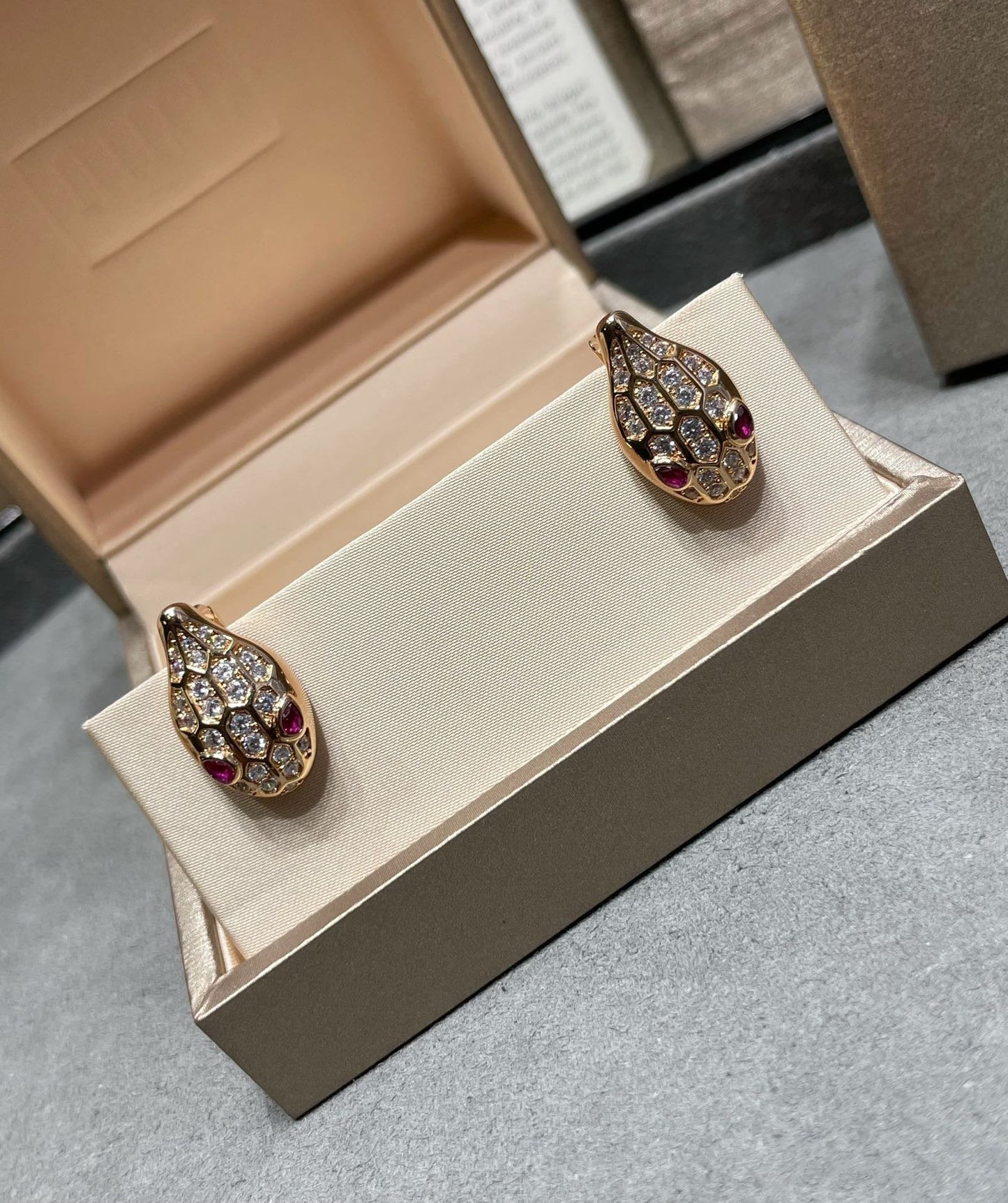 [Glow Jewelry]SERPENT DIAMOND STUD EARRINGS