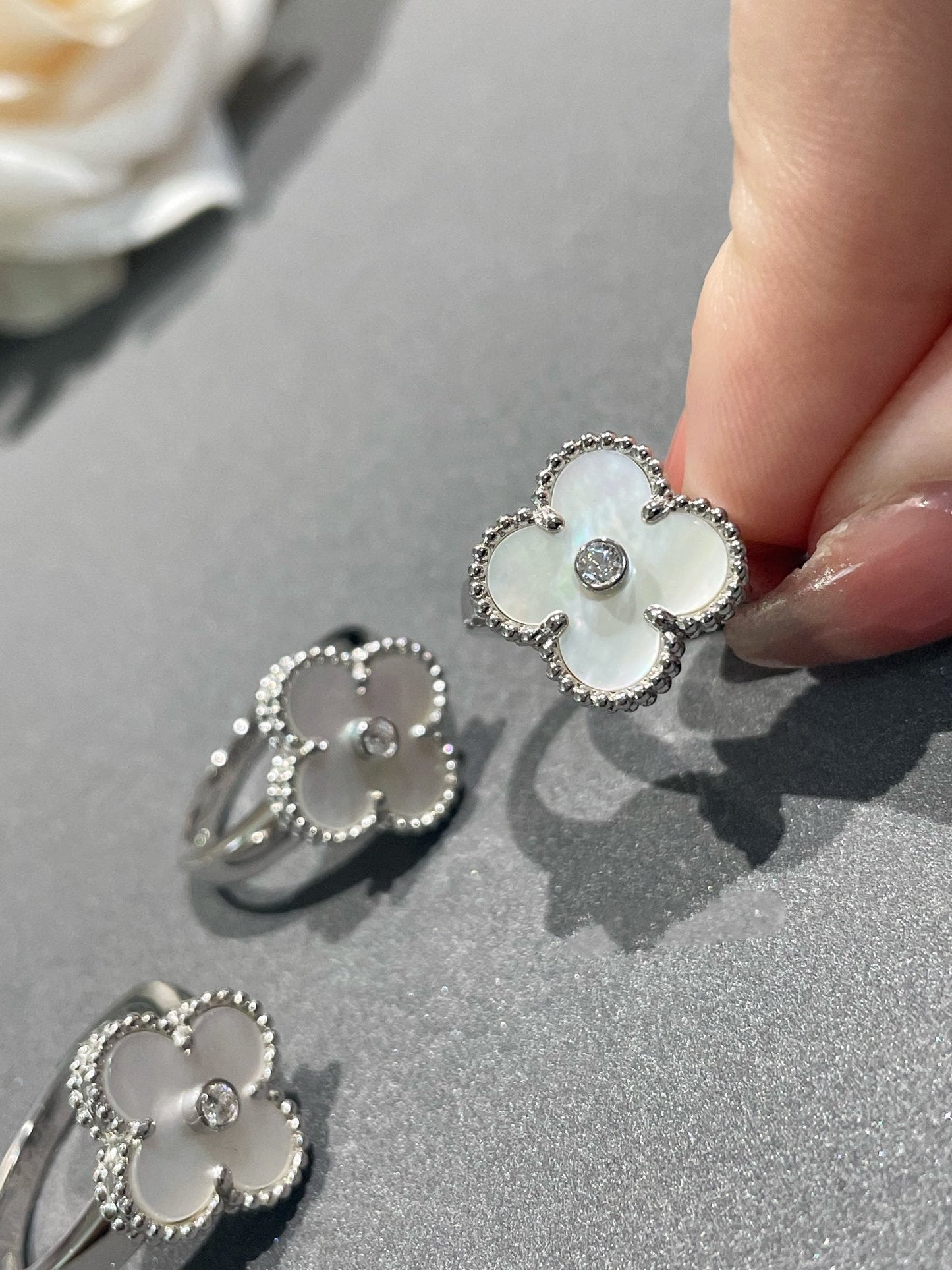 ¡®Glow Jewelry¡¯CLOVER SILVER MOP DIAMOND RING