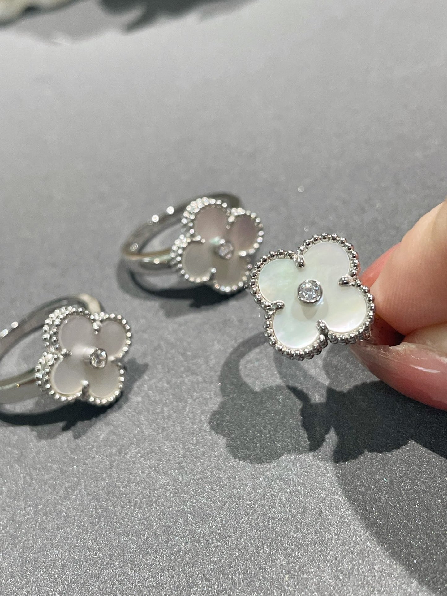 ¡®Glow Jewelry¡¯CLOVER SILVER MOP DIAMOND RING