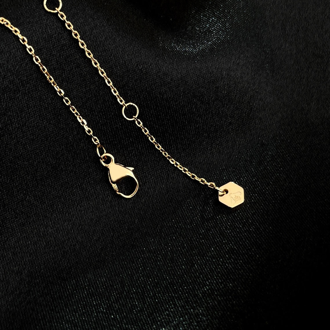 [Glow Jewelry]BEE MINI NECKLACE