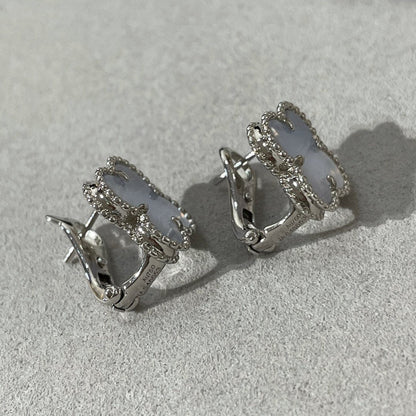 [Glow Jewelry]CLOVER CHALCEDONY SILVER STUD EARRINGS