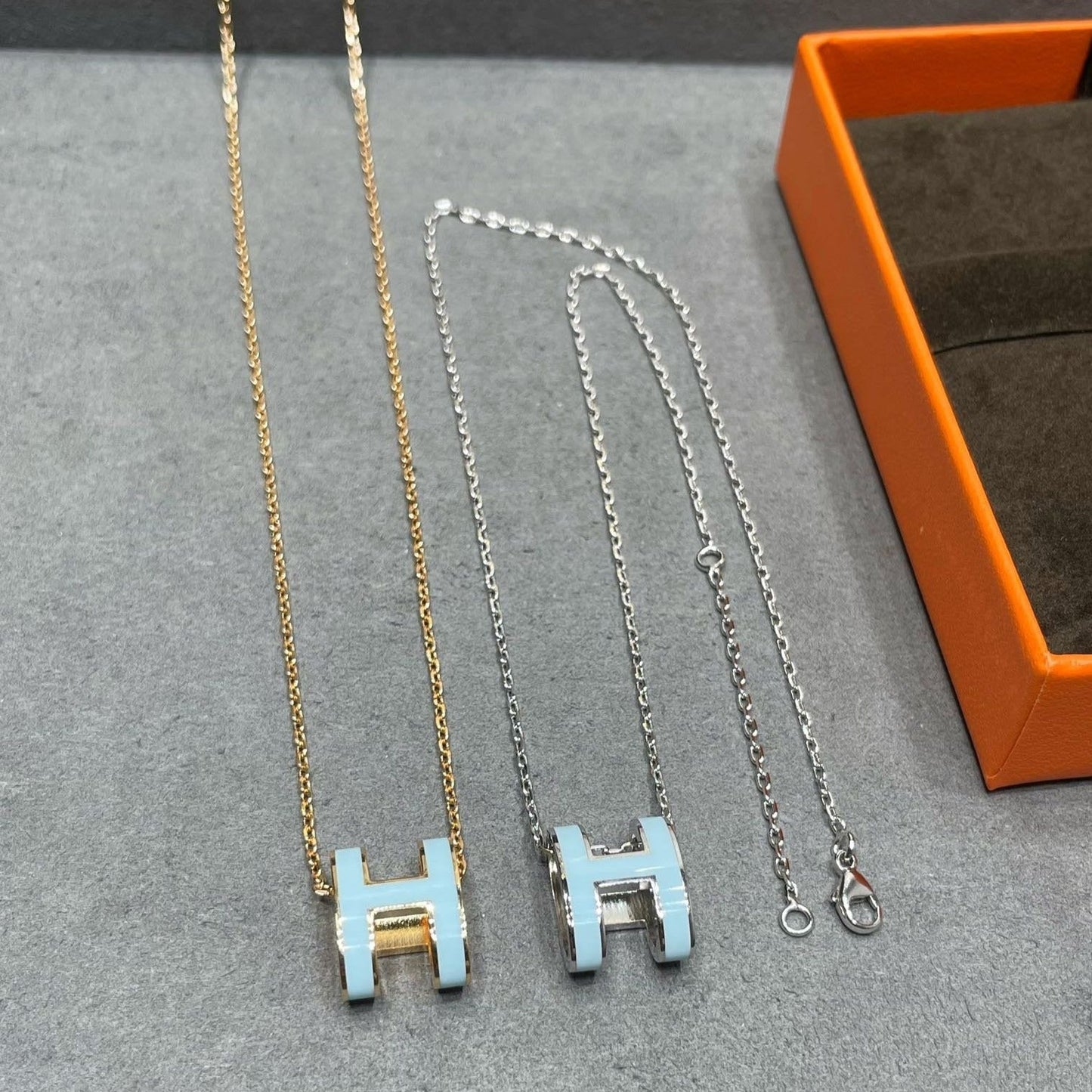 ¡®Glow Jewelry¡¯POP H SKY BLUE NECKLACE
