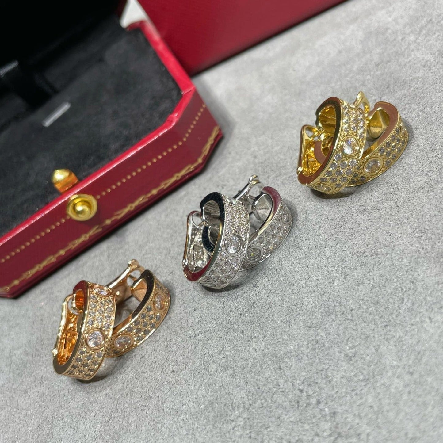 ¡®Glow Jewelry¡¯LOVE 5.5MM DIAMOND PAVED EARRINGS