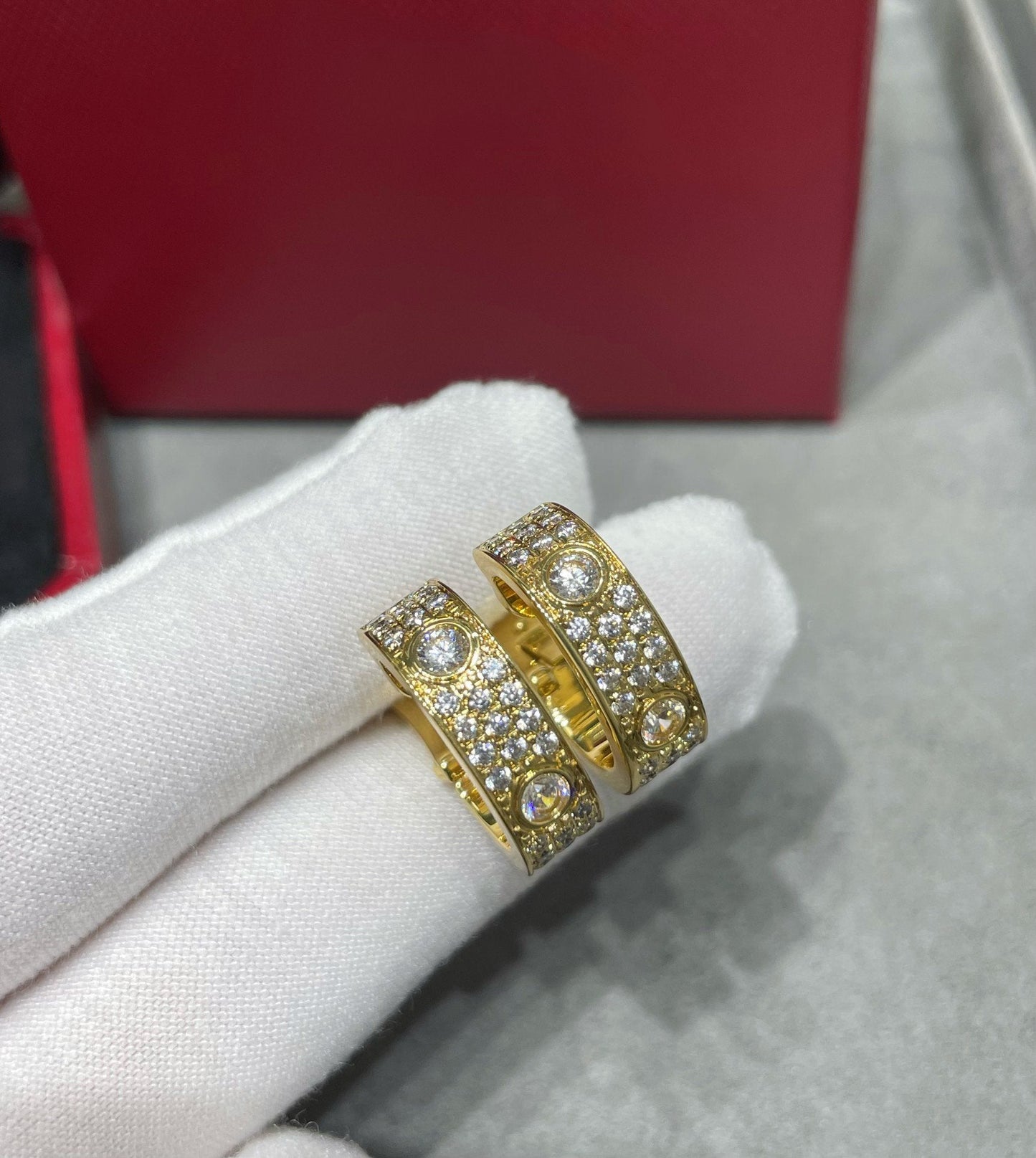 ¡®Glow Jewelry¡¯LOVE 5.5MM DIAMOND PAVED EARRINGS
