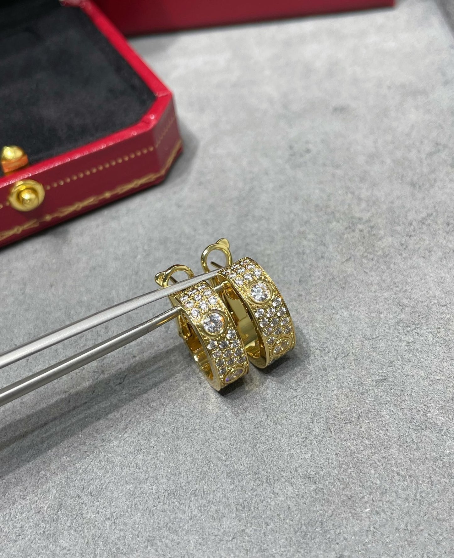 ¡®Glow Jewelry¡¯LOVE 5.5MM DIAMOND PAVED EARRINGS