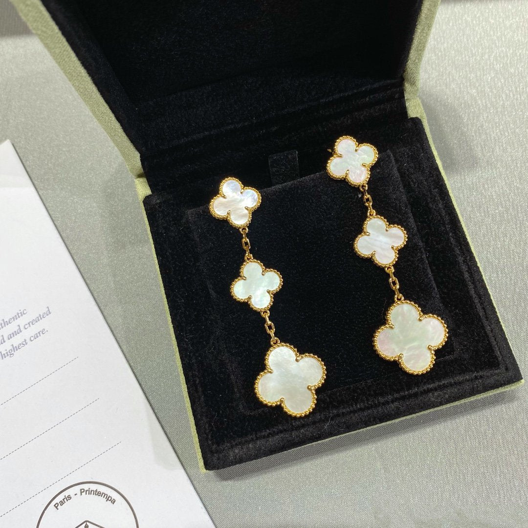 [Glow Jewelry]CLOVER MOP 3 MOTIFS GOLD EARRINGS